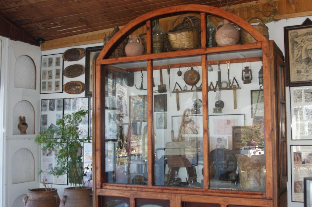 Lofos Hotel Плакиас Экстерьер фото