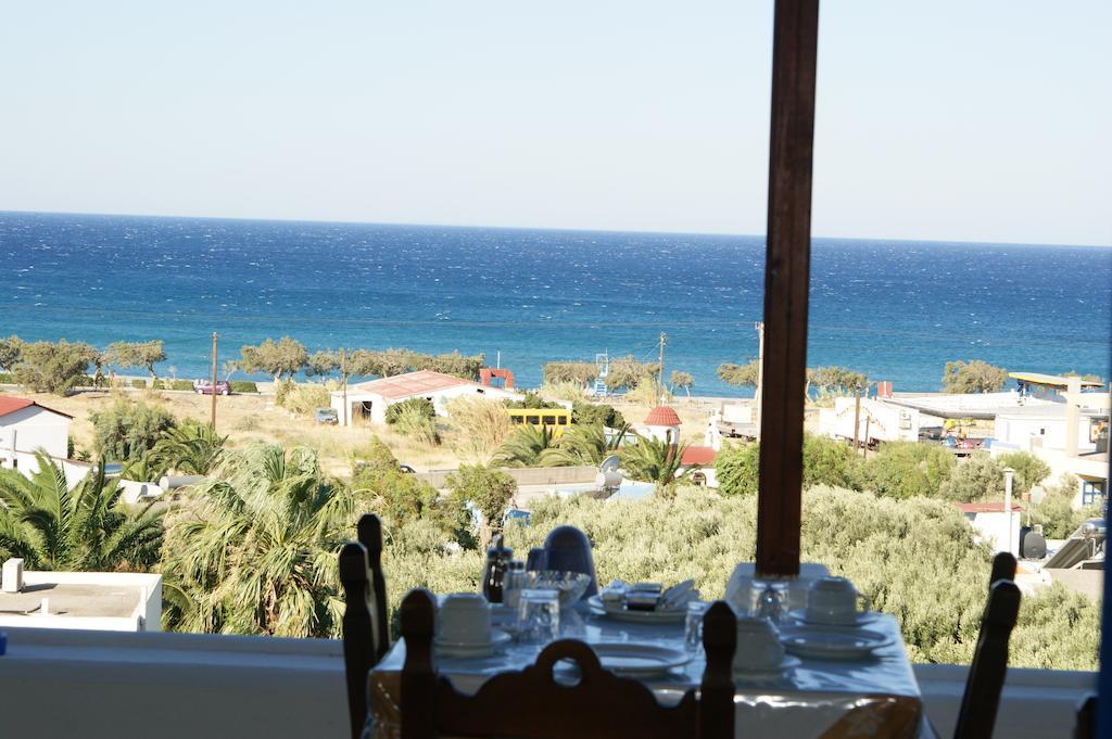Lofos Hotel Плакиас Экстерьер фото